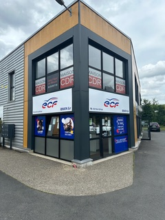 Façade complète pour l'auto-école ECF à Elbeuf (76).